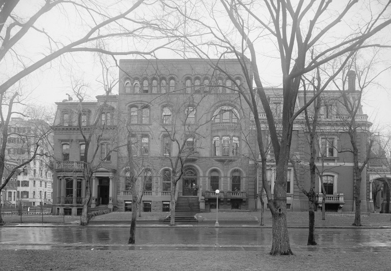 Black and white photo taken between 1914 and 1918 of the former Department Justice building at 1435 K St. NW in Washington, D.C. (Library of Congress photo)